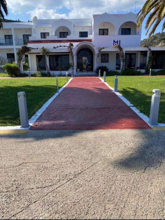 Mediterranean Hotel Karpathos Buitenkant foto